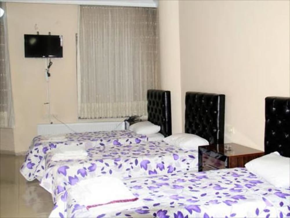 Ван: Hotel Side