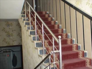 Ван: Hotel Side