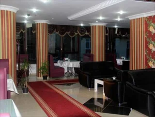Ван: Hotel Side