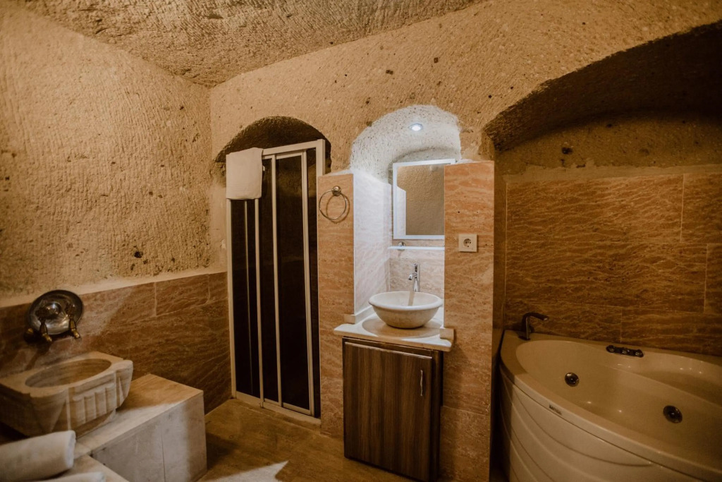 Ургуп: Ortahisar Cave Hotel