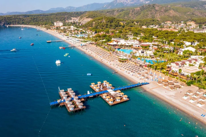 Чамьюва: Отель Emelda Sun Club