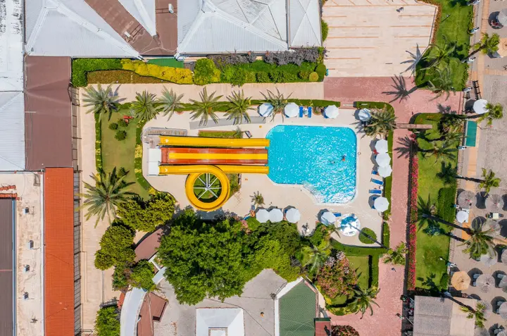 Чамьюва: Отель Emelda Sun Club
