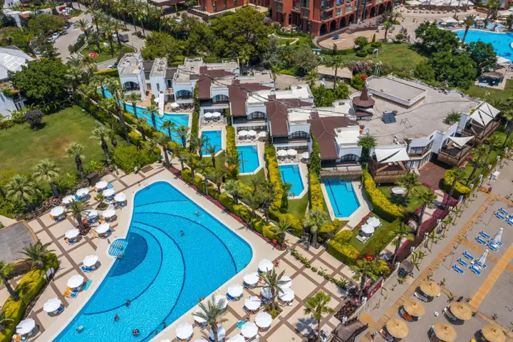 Чамьюва: Отель Emelda Sun Club