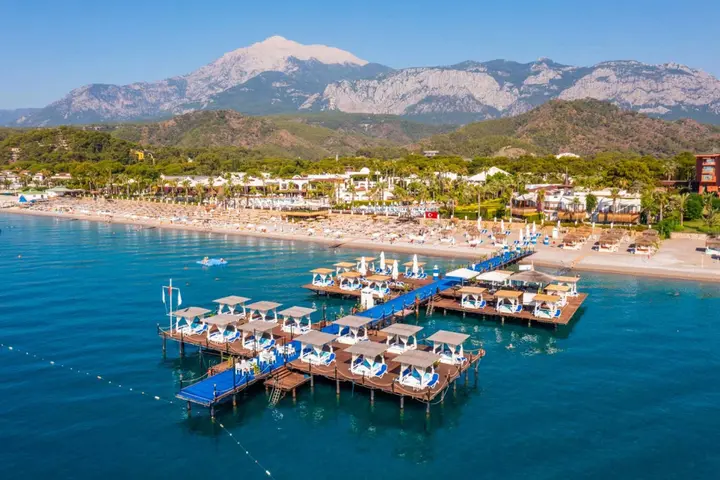 Чамьюва: Отель Emelda Sun Club