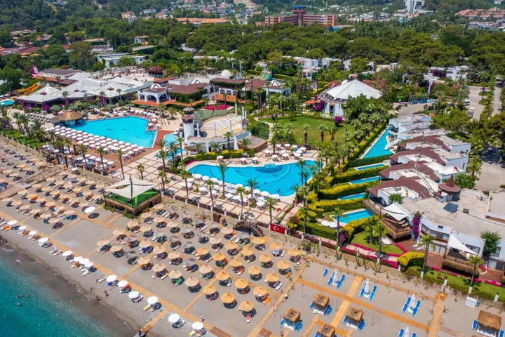 Чамьюва: Отель Emelda Sun Club
