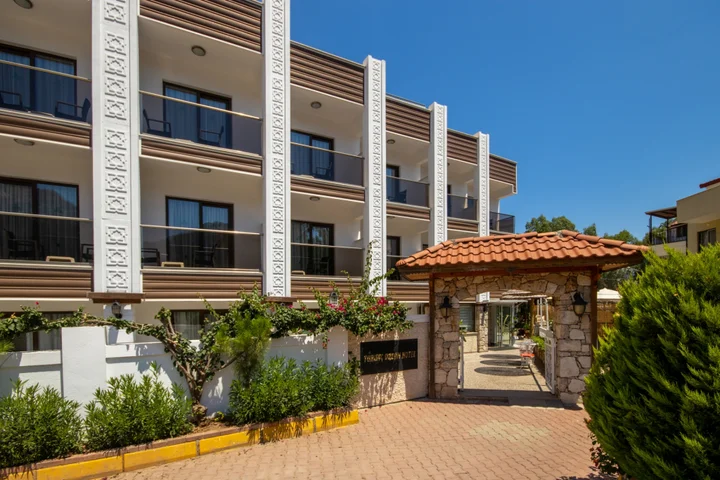 Турунч: Отель Turunç Dream Hotel