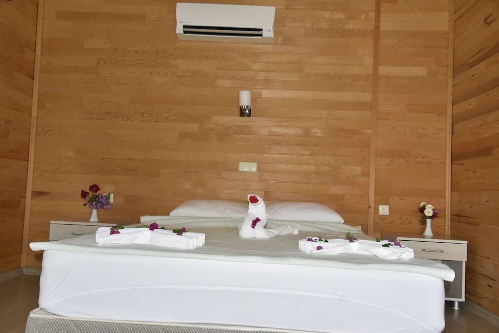 Чиралы: Serenity Bungalows