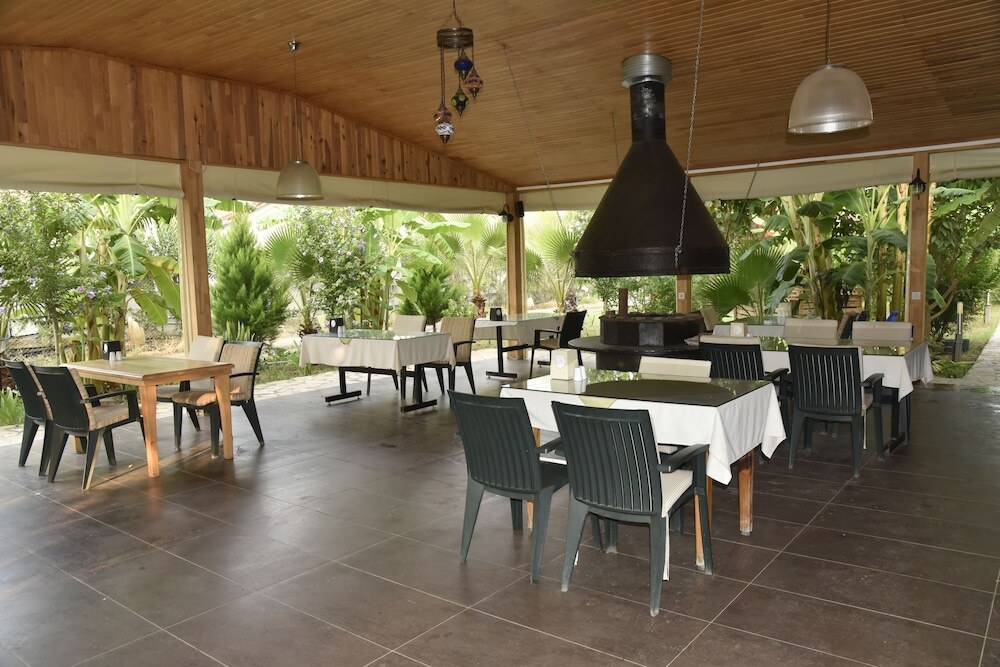 Чиралы: Serenity Bungalows