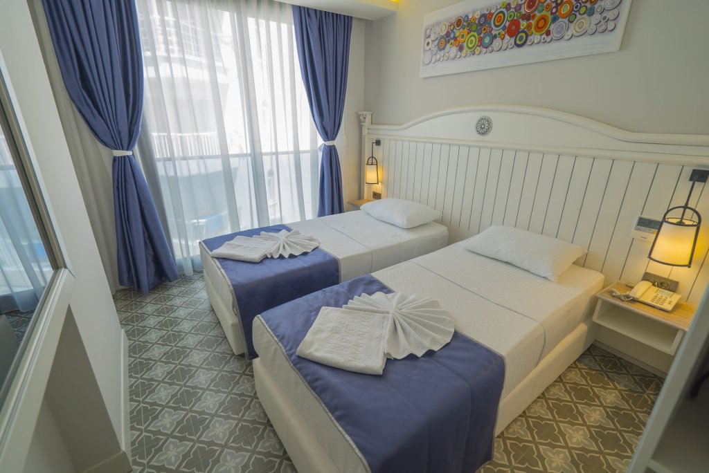 Мармарис: Marmaris Beach Hotel (Natalies Beach Hotel)