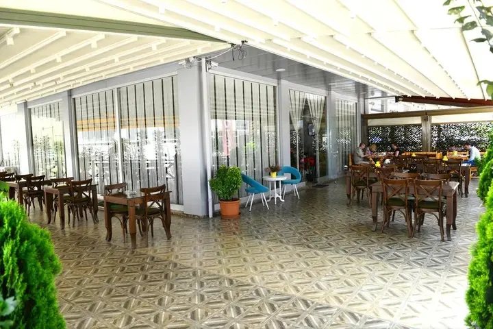 Бартын: Sindoma Hotel