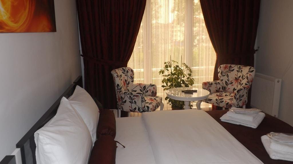 Бартын: Sindoma Hotel