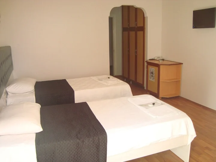 Бартын: Cenova Otel