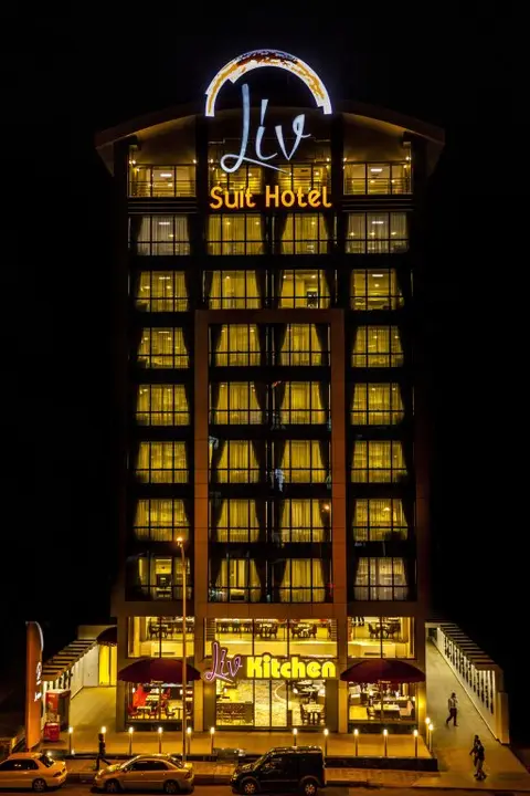 Liv Suit Hotel — фото 1