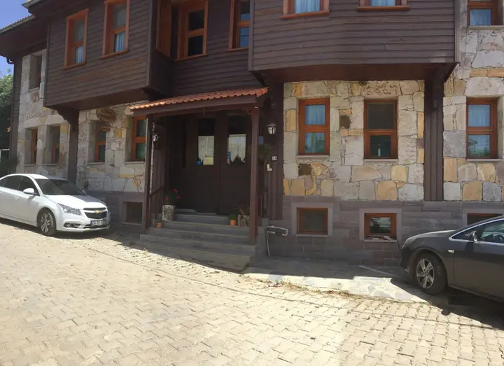 Эдремит: Konak Lapeistra