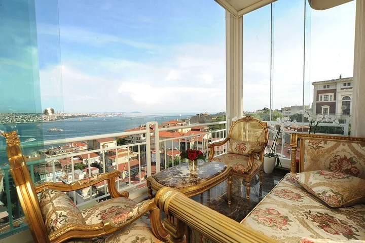 Стамбул: Maroon Bosphorus