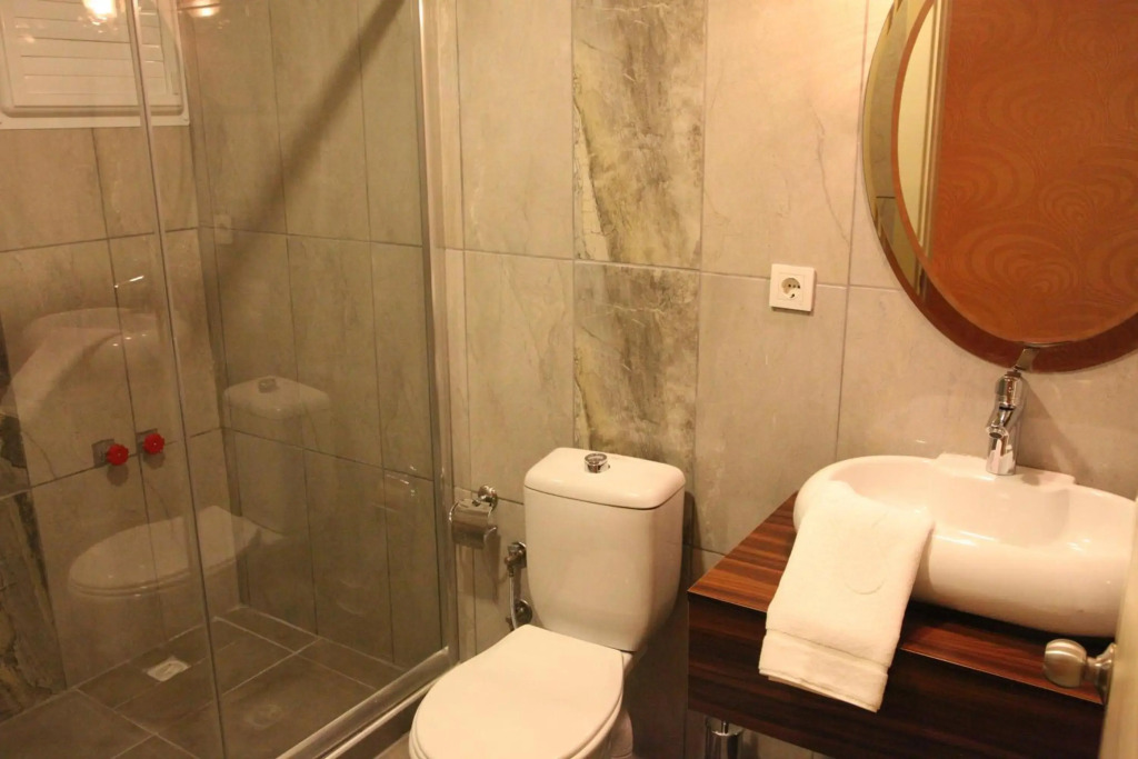 Измир: Lucid Otel