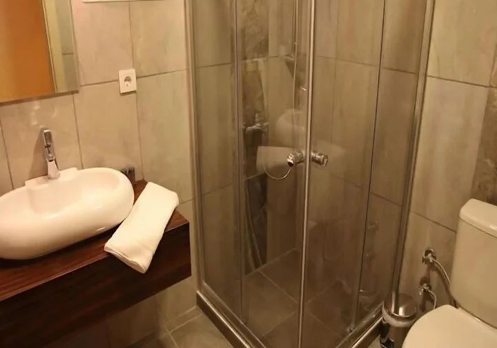 Измир: Lucid Otel