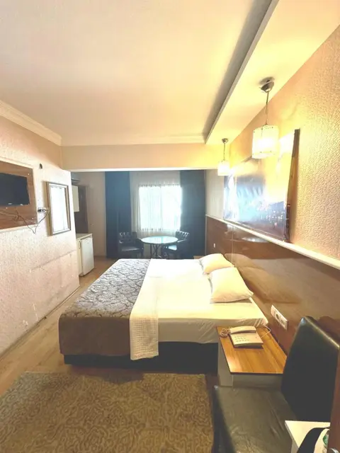 Измир: Lucid Otel