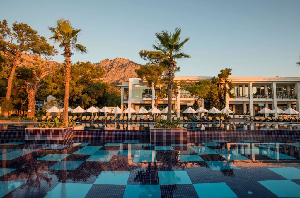 Кемер: Sherwood Exclusive Kemer