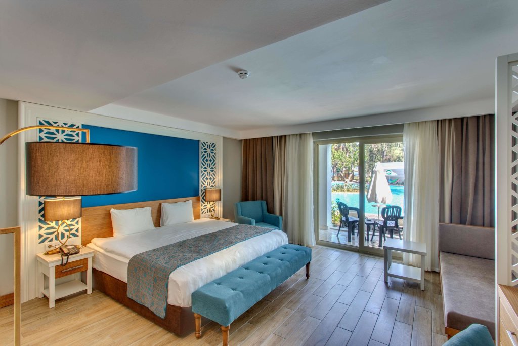 Кемер: Sherwood Exclusive Kemer