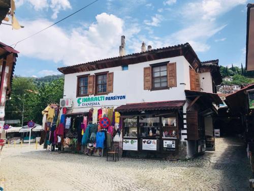 Шириндже: Cinaralti Pansiyon Sirince
