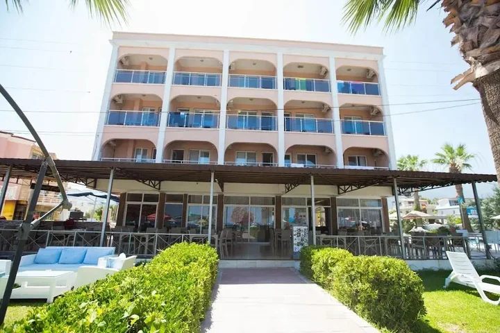 Гюзельчамлы: Holiday Otel