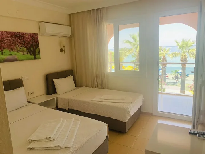 Гюзельчамлы: Holiday Otel