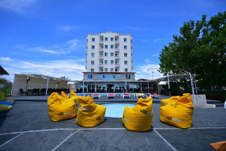 Айвалык: Alder Hotel