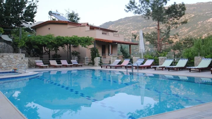 Исламлар: Kleo Cottages