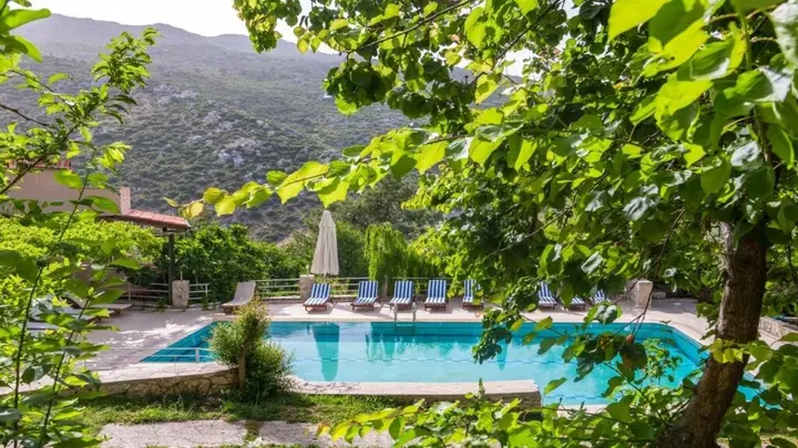 Исламлар: Kleo Cottages