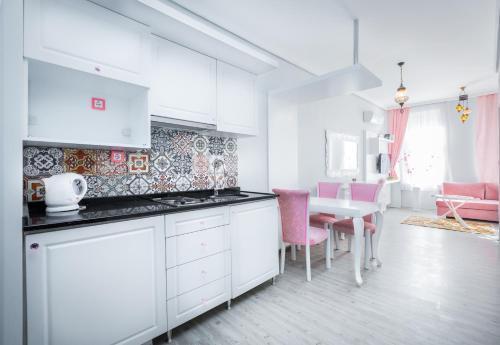 Стамбул: De Moon Suites Hotel