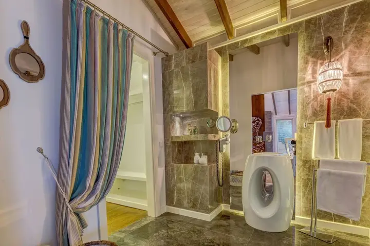 Чиралы: Villa Lukka