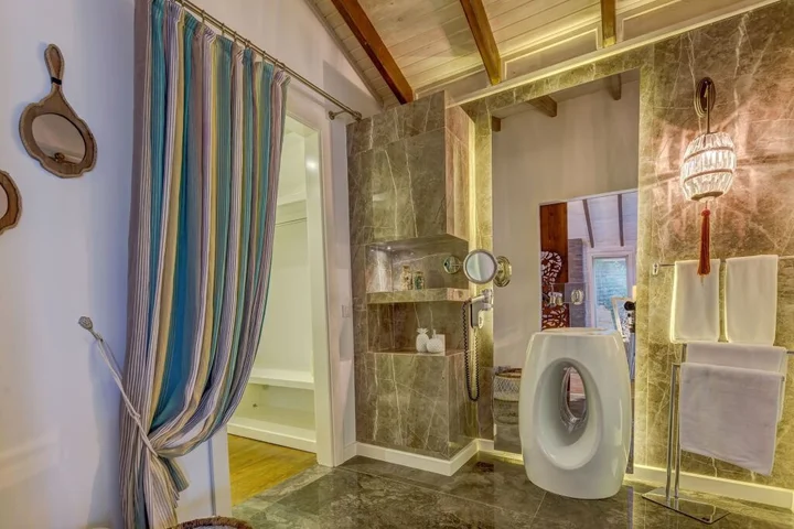 Чиралы: Villa Lukka