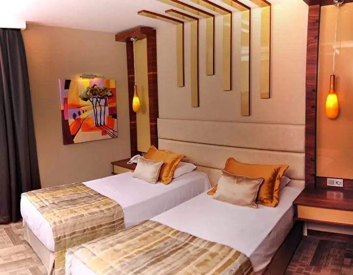 Измир: Avin Hotel