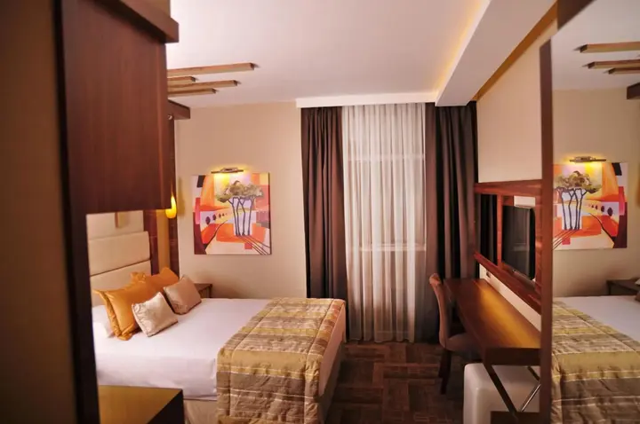 Измир: Avin Hotel