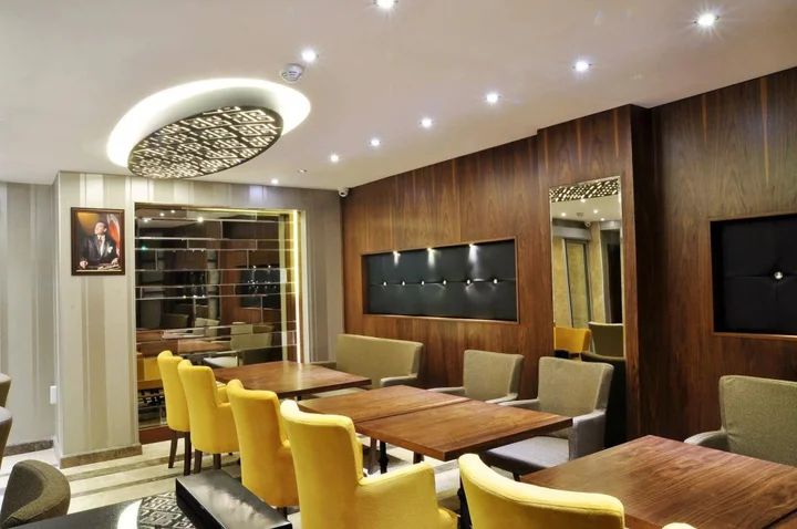 Измир: Avin Hotel
