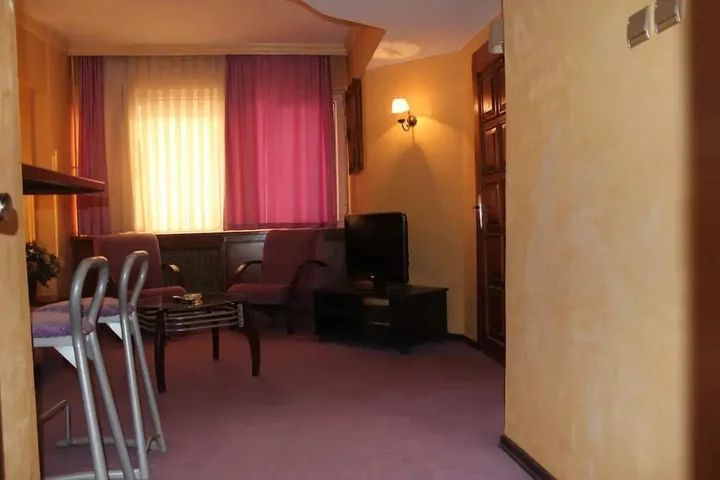Измит: Hotel Altinnal