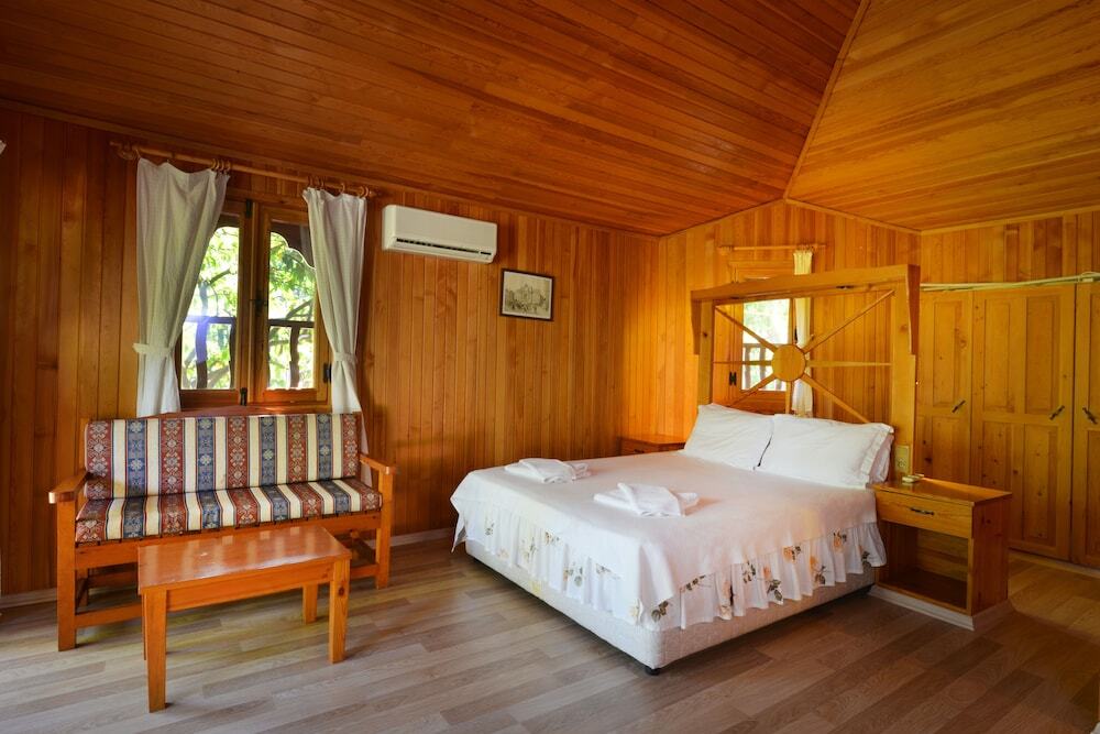Чиралы: Arcadia Hotel