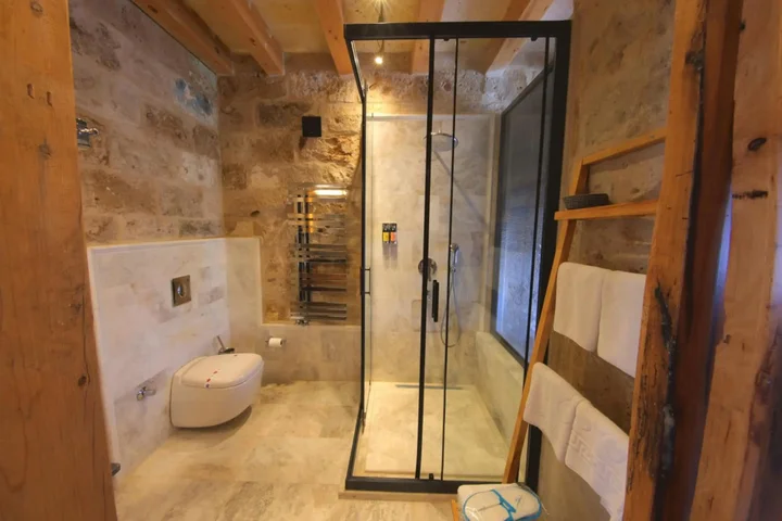 Ибрагимпаша: Azure Cave Suites