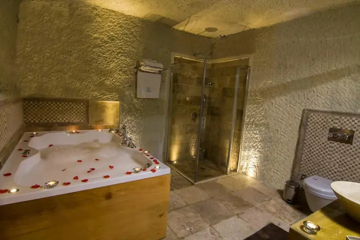 Ибрагимпаша: Azure Cave Suites