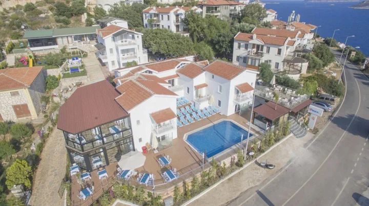Каш: Peace Hotel