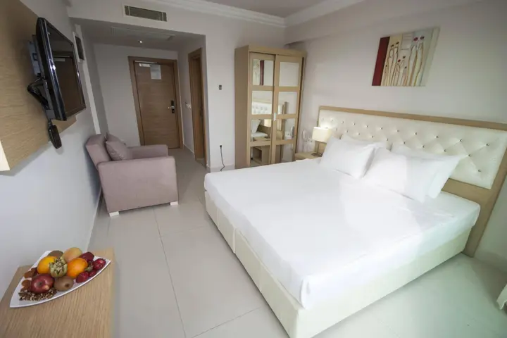 Тургутрейс: Dragut Point North Hotel