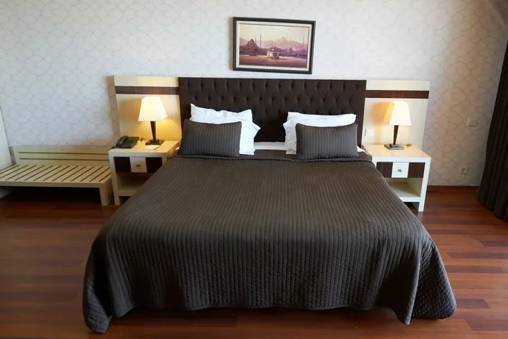 Сайл: Phellos Suites