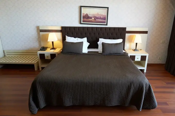 Сайл: Phellos Suites