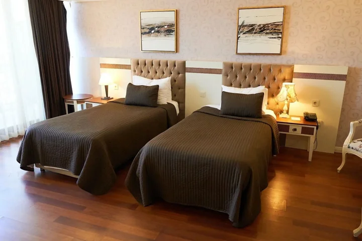 Сайл: Phellos Suites
