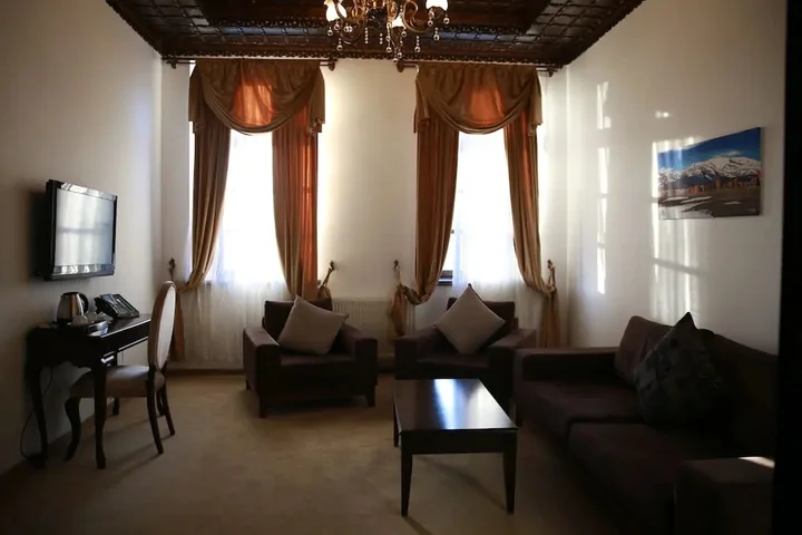 Карс: Cheltikov Hotel