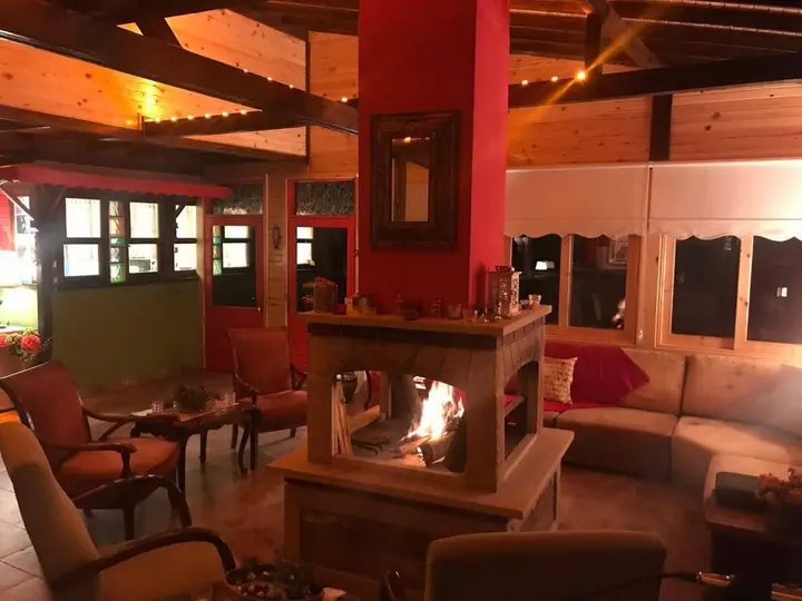Сайл: Sweet Home Hotel