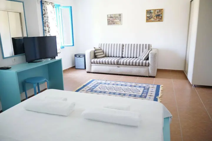 Битез: Esmana Otel