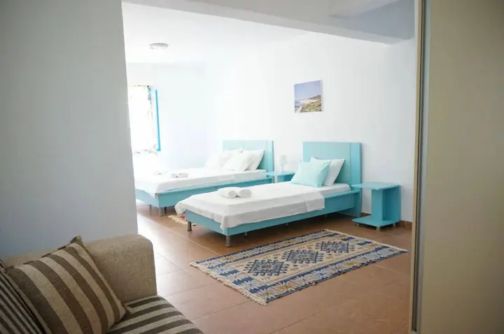 Битез: Esmana Otel