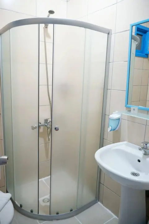 Битез: Esmana Otel